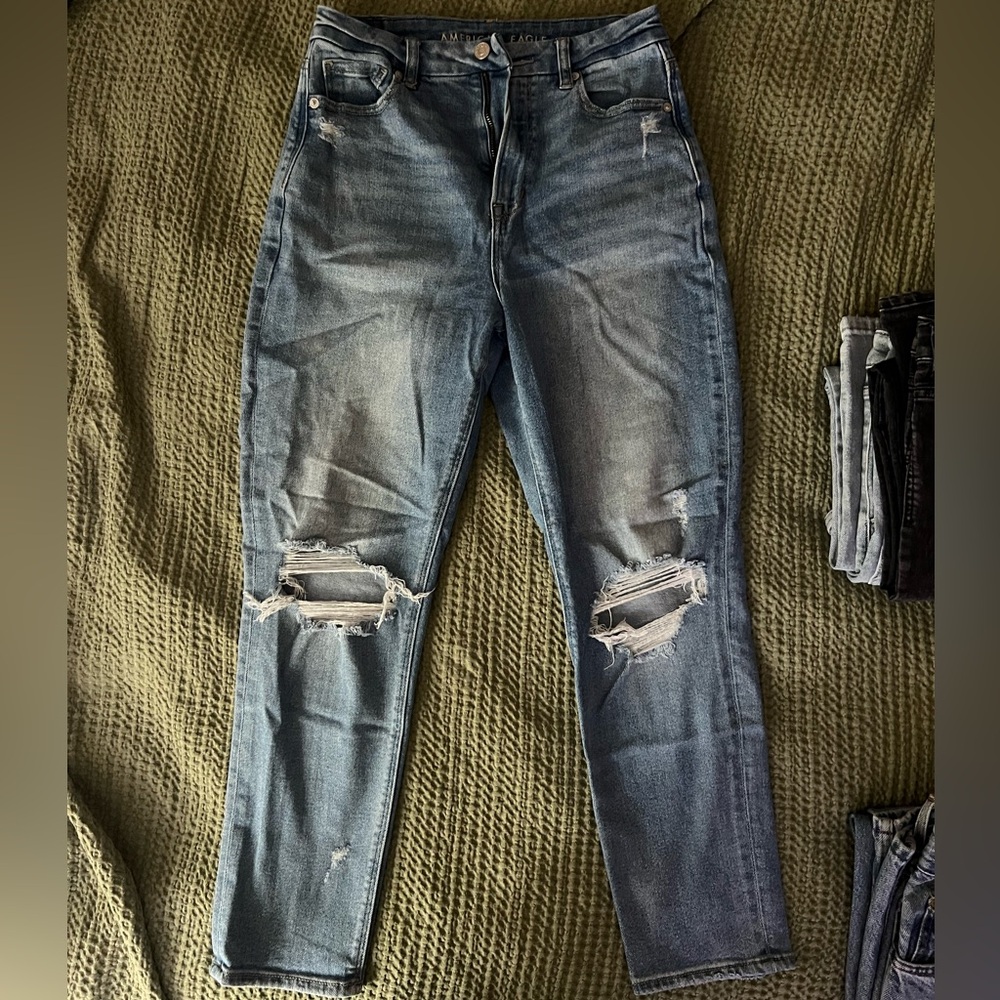 Medium wash distressed jeans